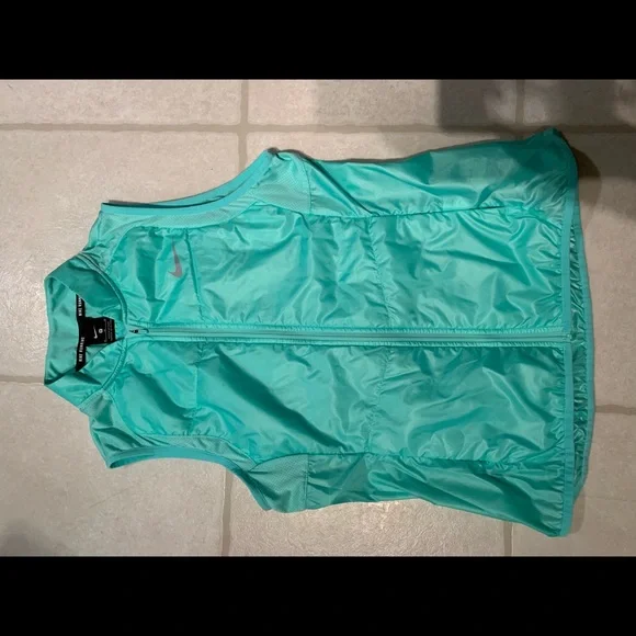 MINT GREEN -Nike rubbing vest - Picture 3 of 5